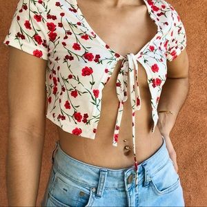 FLORAL DETAIL TOP